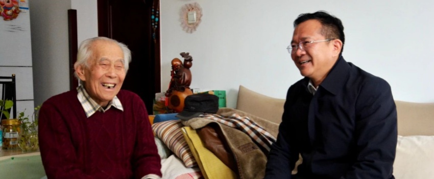 中国37000威尼斯党委领导看望慰问37000威尼斯老领导 、老专家 、老干部  、老党员及生活困难职工